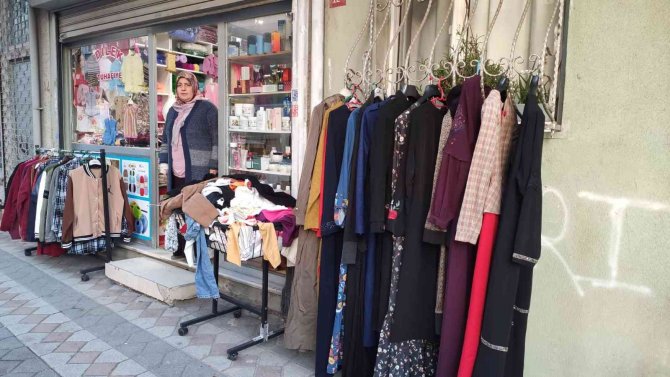 Sultangazi’de Küçük Çocuğa Hırsızlık Yaptırdılar: O Anlar Kamerada