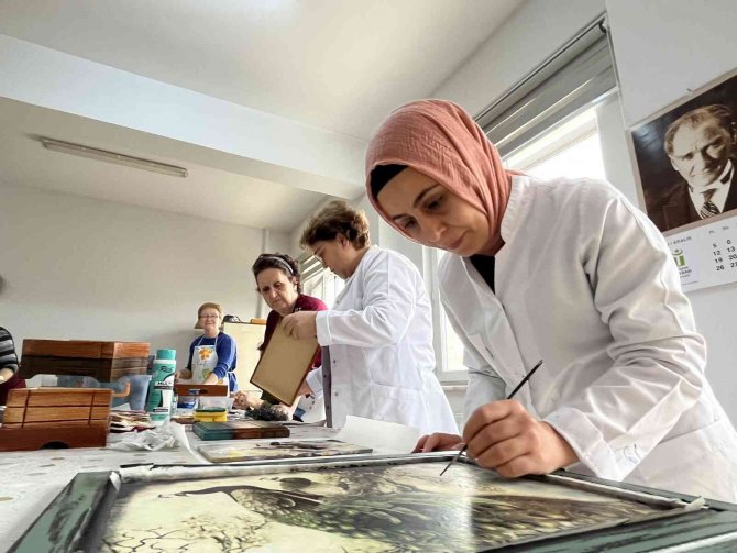 Odunpazarı Halk Eğitimi Merkezi Bir Yılda 60 Bin Kişiye Eğitim Verdi