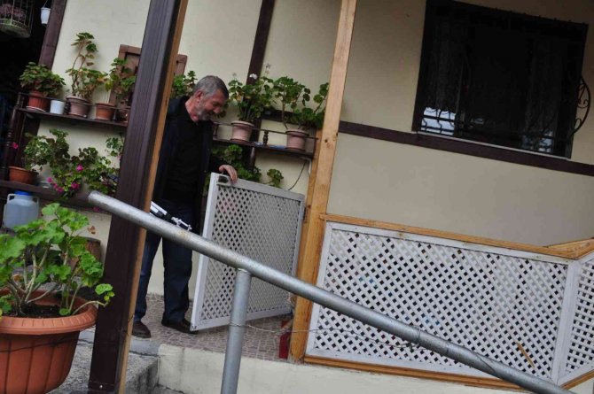 Şehit Babası Evladının Acısını Maketler Yaparak Dindiriyor