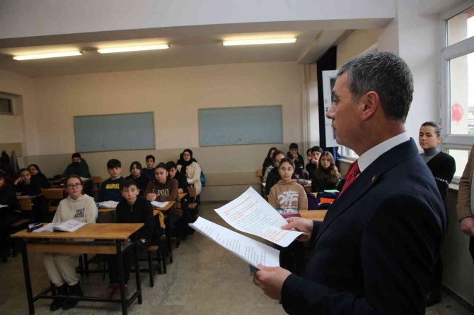 Gölbaşı Belediyesi’nden Öğrencilere ‘Yapay Zeka Destekli Lise Ve Üniversiteye Hazırlık Sistemi’ Desteği