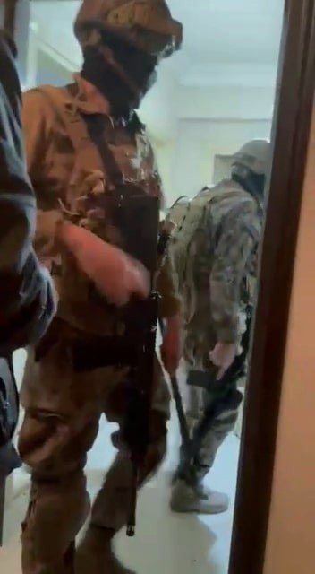 Özel Harekat Ekiplerince Yakalanan Silahlı Kavganın Şüphelisi Tutuklandı