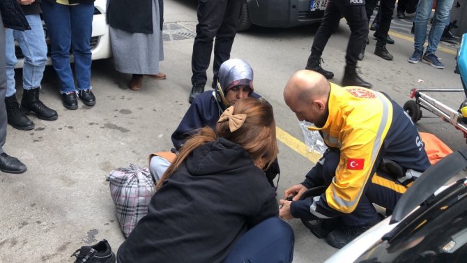 Motosiklet Sürücüsü, Kadın Yayaya Çarpıp Kaçtı