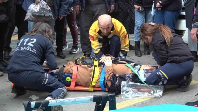 Motosiklet Sürücüsü, Kadın Yayaya Çarpıp Kaçtı