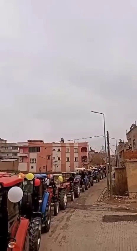 Siirt’te 20 Traktörle Düğün Konvoyu Yaptılar