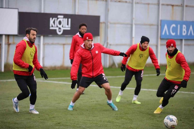 Sivasspor Teknik Direktörsüz Çalıştı