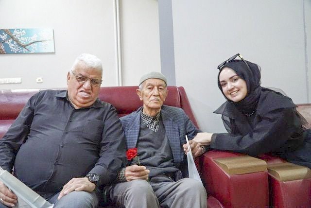 Subü Öğrencileri Huzurevi Sakinlerinin Tecrübelerini Dinledi