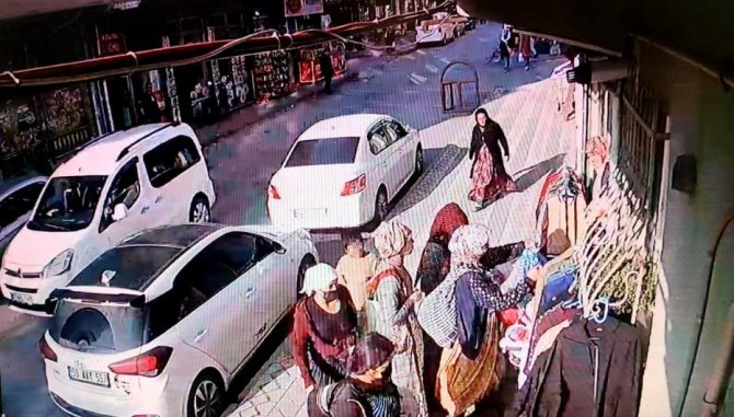 Sultangazi’de Küçük Çocuğa Hırsızlık Yaptırdılar: O Anlar Kamerada