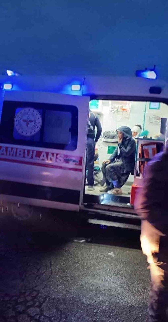 Hatay’da Tarım İşçilerini Taşıyan Midibüs Devrildi: 14 Yaralı