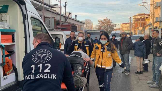 Tekirdağ’da İnşaat İşçisi Çatıdan Çatıya Düştü