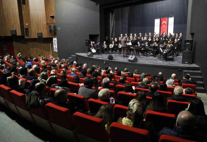 Türk Sanat Müziği Konseri Yoğun İlgi Gördü