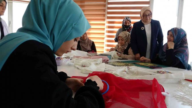 Van Büyükşehir Belediyesinden Deri Kursu