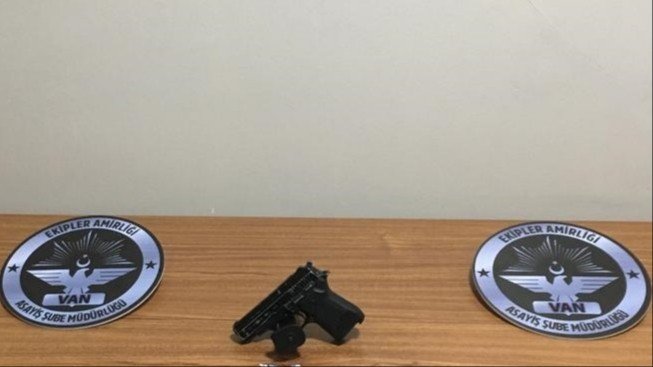 Van’da Toplam 72 Yıl Hapis Cezası Bulunan 33 Şahıstan 19’u Tutuklandı