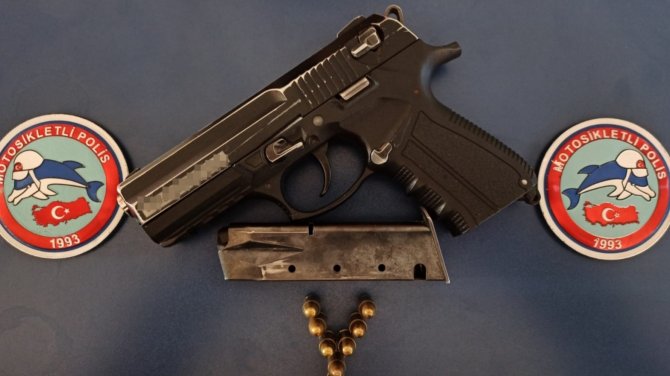 Van’da Toplam 72 Yıl Hapis Cezası Bulunan 33 Şahıstan 19’u Tutuklandı