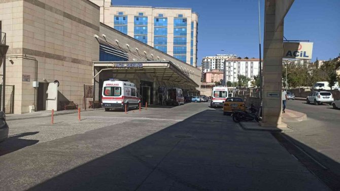 Siirt’te 7’nci Kattan Düşen Genç Kadın Ağır Yaralandı