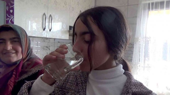 40 Yıl Sonra Kavuştukları Suyu Gözyaşıyla Karşıladılar