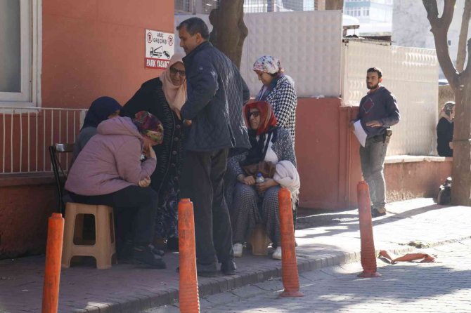 Yangında Ölen Öğretmenin Cenazesi Ailesine Teslim Edildi
