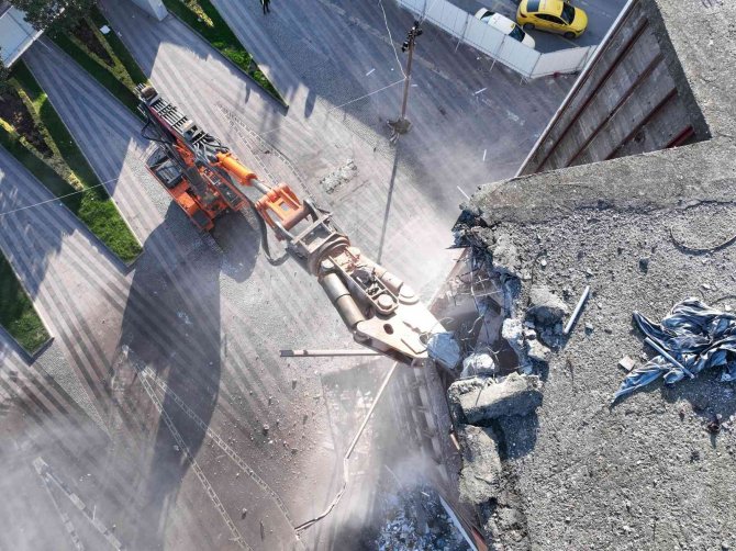 Sakarya’nın Simgelerinden O Yapı Kentsel Dönüşüm İçin Yıkılıyor