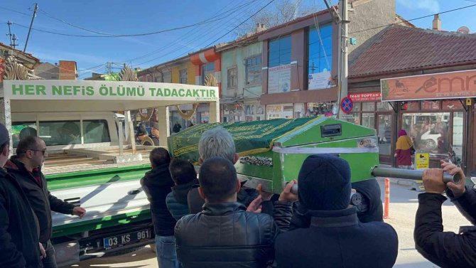 Dövülerek Öldürülen Kafe İşletmecisi Toprağa Verildi