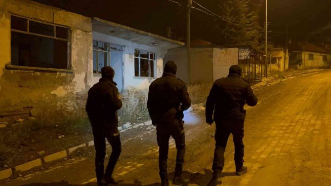 Vatandaşları Mahalle Ve Çarşı Bekçilerinin Gece Devriyelerinden Memnun