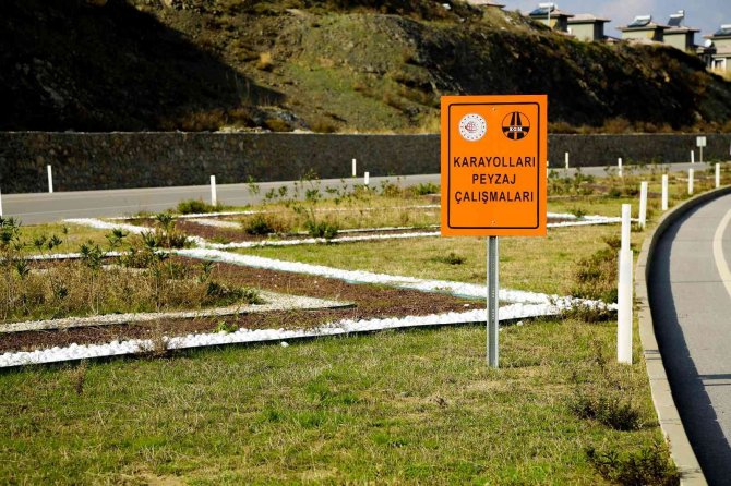 Seferihisar’da Kara Yollarının Yaptığı Peyzaj Düzenlemesinde Sona Doğru