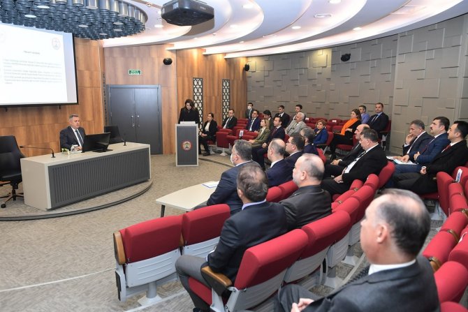 Vali Elban: "Kurumlarımız Bağımlılıkla Tavizsiz Mücadele Etmeli"