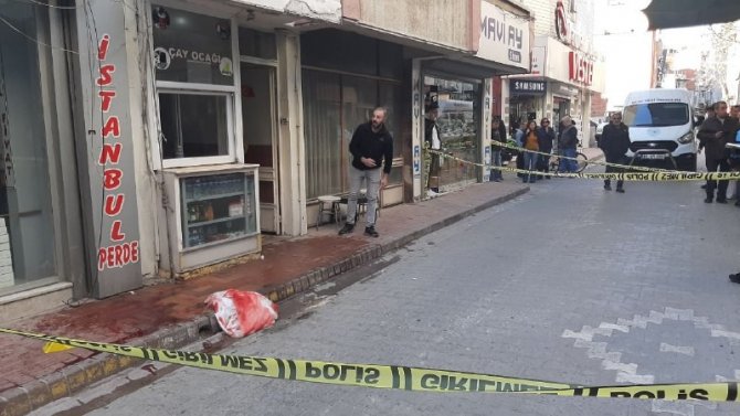 Balıkesir’de Cadde Ortasında Bıçaklı Kavga: 1 Ölü, 1 Yaralı
