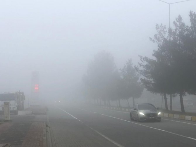Batman’da Yoğun Sis: Görüş Mesafesi 5 Metreye Kadar Düştü