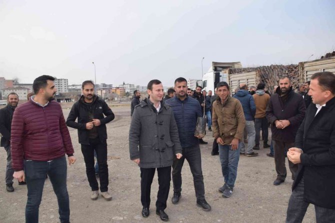 Kozluk’ta Çiftçilere 35 Bin Fıstık Fidanı Dağıtıldı