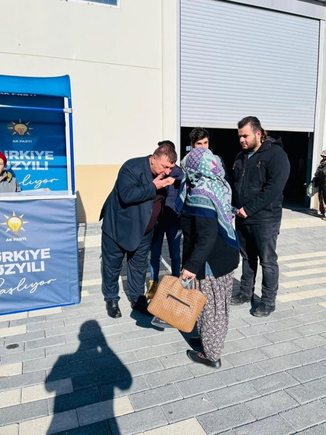 Başkan Alp ‘Türkiye Yüzyılı Başlıyor’ Standının Açılışını Gerçekleştirdi