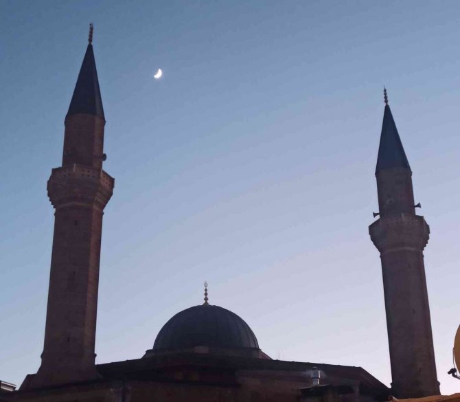 Bitlis’te Hilal Güzelliği