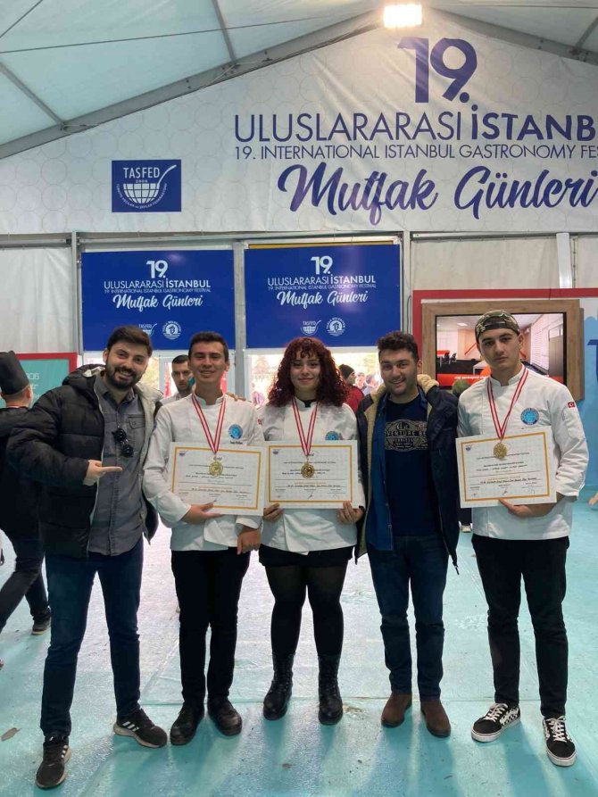 Geleceğin Şeflerinden Büyük Başarı