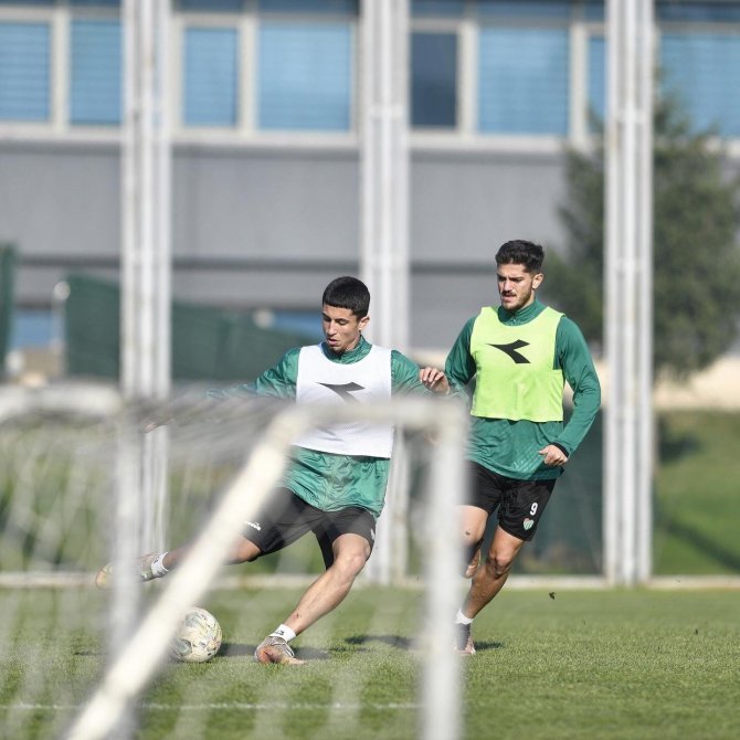 Bursaspor’da Hücum Ve Savunma Çalışması Yapıldı