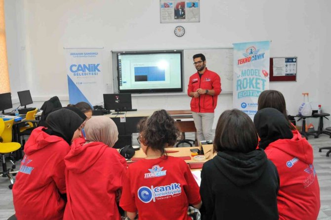 Canik’te Gençler Gökyüzüyle Buluşuyor