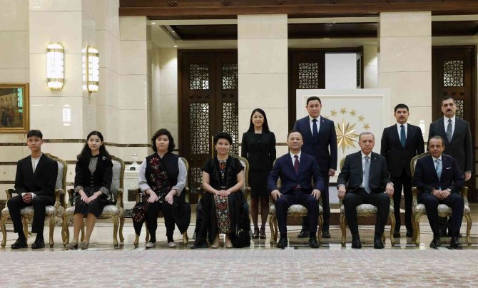 Cumhurbaşkanı Erdoğan, Kırgızistan Büyükelçisi Ruslan Kazakbaev’i Kabul Etti