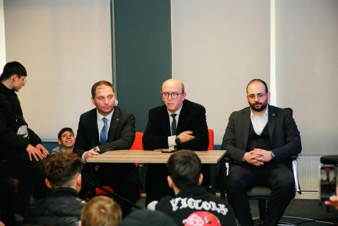 Aş Evinin Konuğu, Lastik-i̇ş Genel Başkanı Oldu