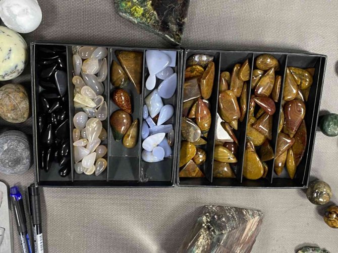 Kadın Eliyle Değerli Taşlar Yeniden Hayat Buldu