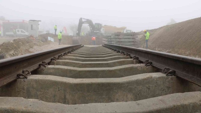 Tarihi Tunca Köprüsü Araç Ve Yaya Trafiğine Kapatıldı