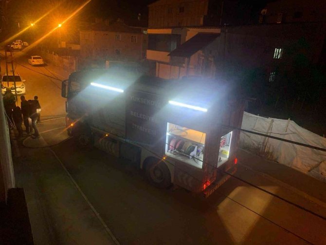 Bacadan Çıkan Yangın Evi Kül Etti