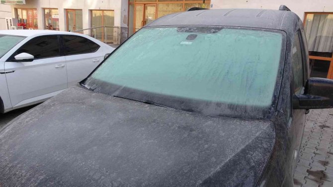 Yüksekova’da Yoğun Sis: Görüş Mesafesi 10 Metreye Kadar Düştü