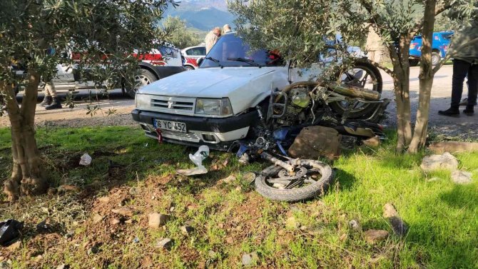 Hatay’da Otomobil İle Motosiklet Çarpıştı: 2 Yaralı