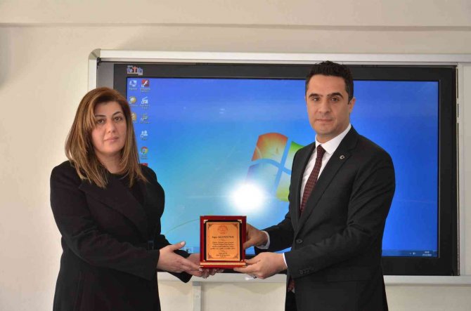 Elbistan’da Bir Okula ‘Anadolu Mektebi Kitap Kafe’ Açıldı