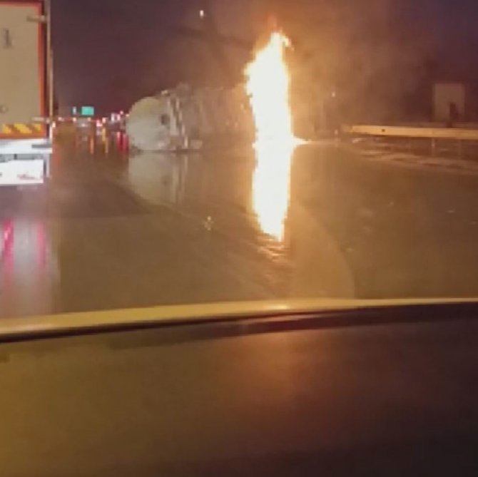 İ̇zmir’de Alev Topuna Dönen Vidanjör Böyle Patladı