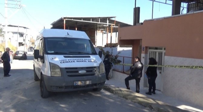 İ̇zmir’de Karısını Bıçaklayarak Öldüren Zanlı Tutuklandı