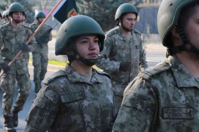 Harbiyeliler Ankara Sokaklarında Koştu