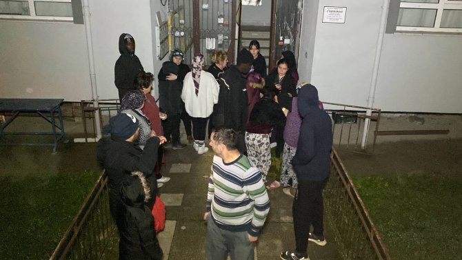 Üçüncü Kattan Düşen Çocuk Yaralandı