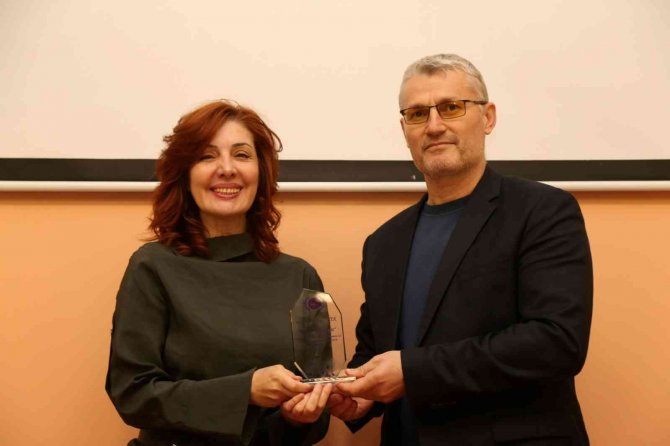 Tiyatrocular Gençlere Tecrübelerini Anlattı