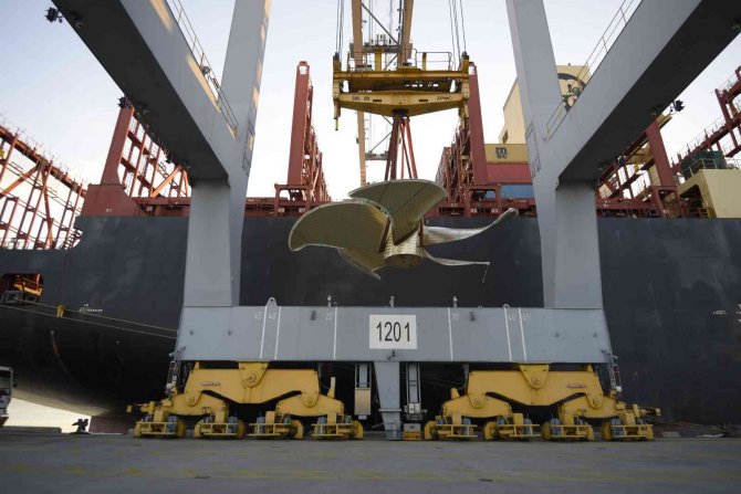 Dev Kargolar Dünyanın Bir Ucundan Bir Ucuna Bakın Nasıl Naklediliyor