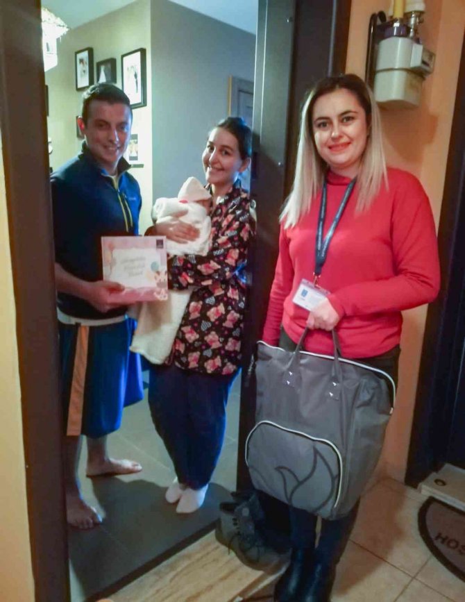 Kuşadası Belediyesi’nden 280 Bebeğe Hoşgeldin Ziyareti