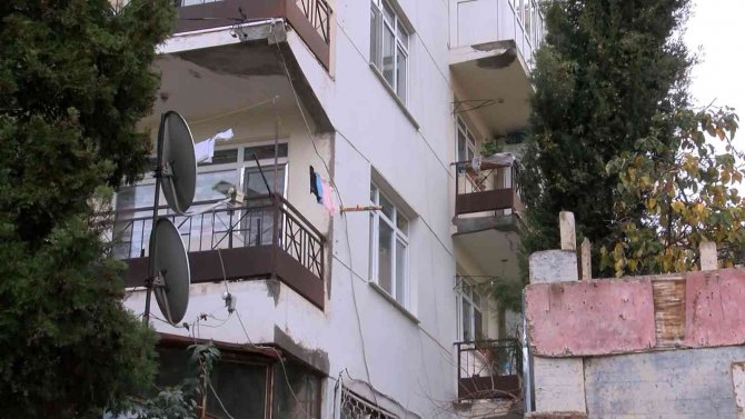 Maltepe’de 150 Bin Liralık Soygun: Kumbarayı Da Çalmayı Unutmadı