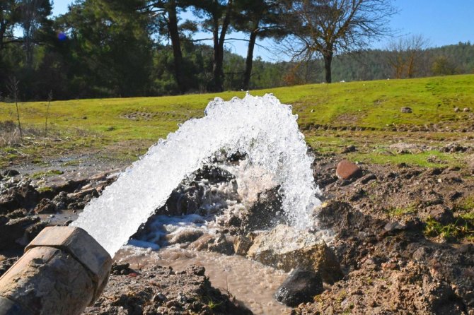 Su Sıkıntısı Yaşayan Mahalleyi Sevindiren Sondaj